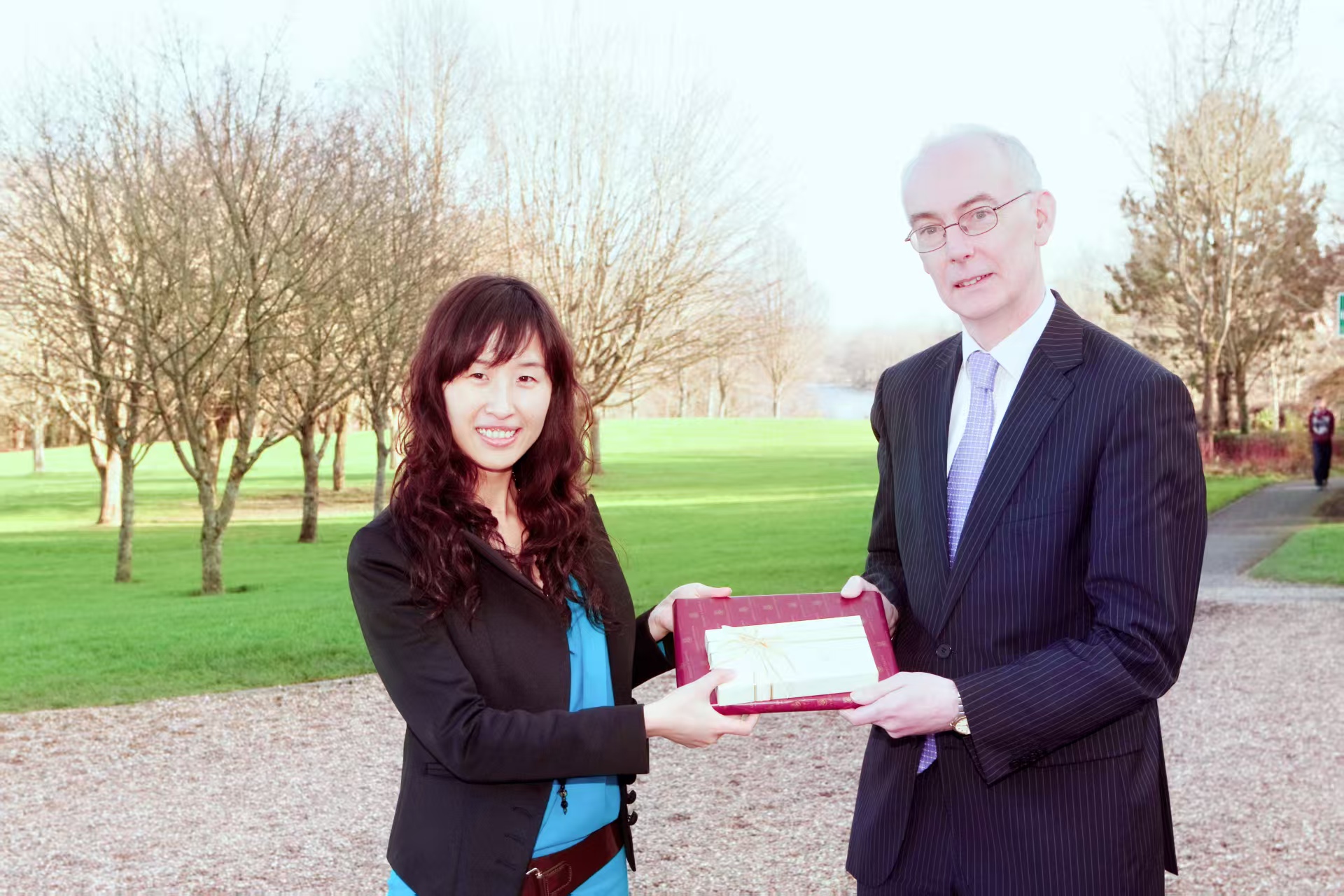 2012年2月访问爱尔兰的时候 和校长合影.jpg